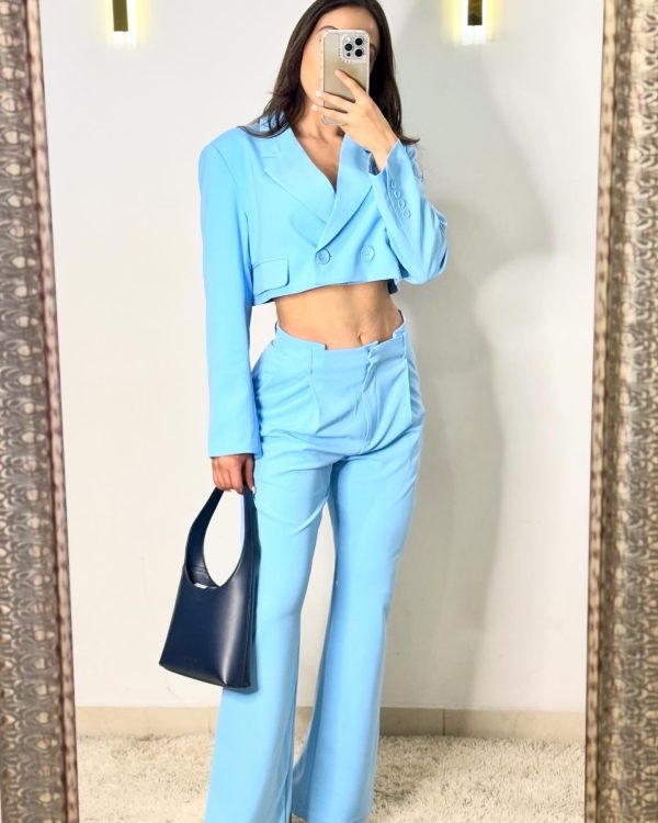 Traje de vestir azul cielo