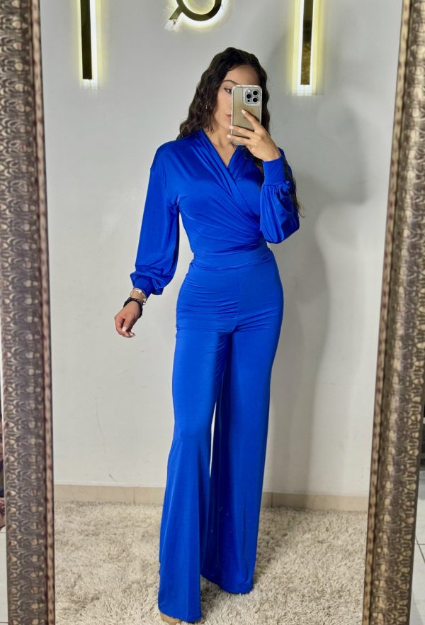 Set azul de licra acampanado